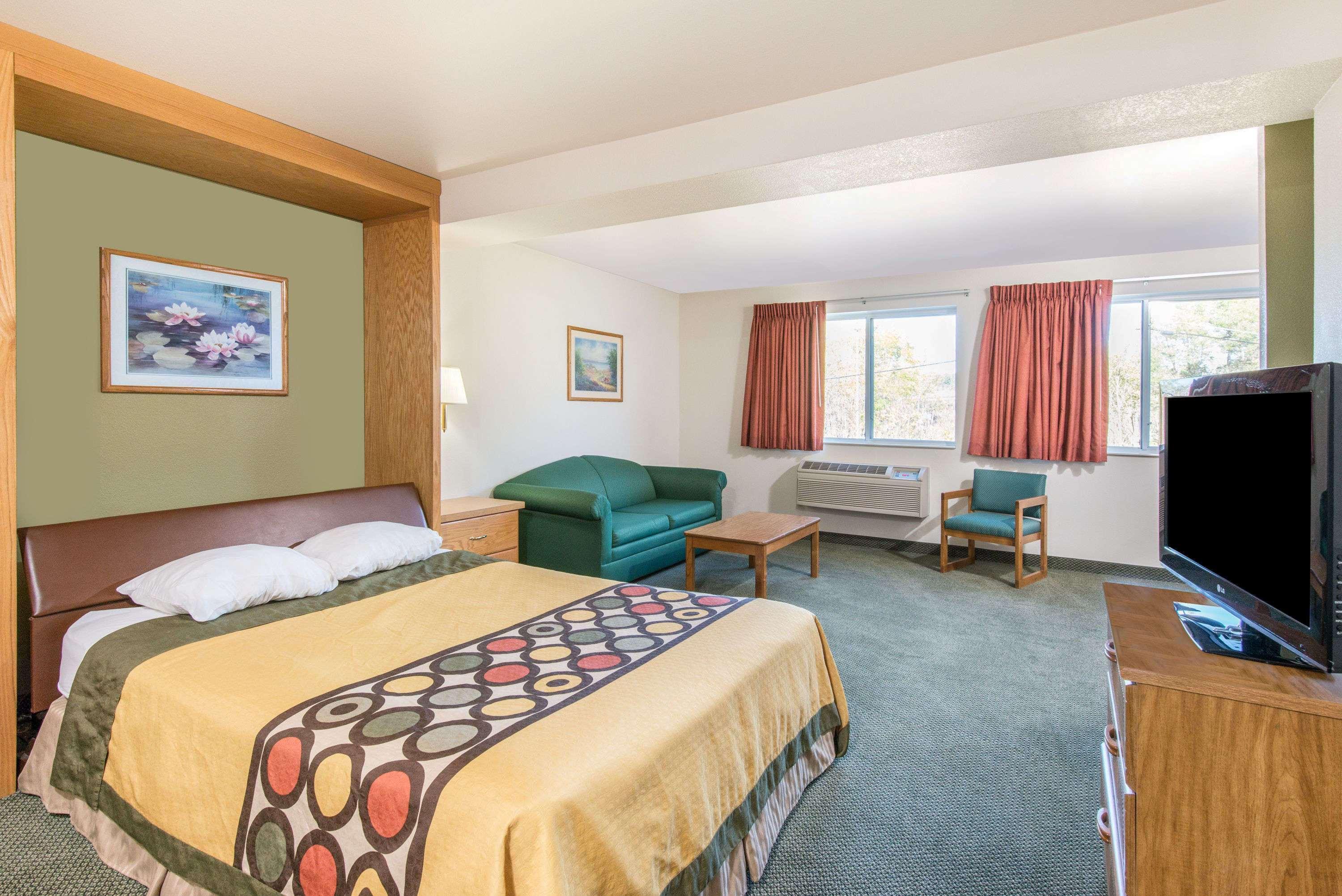 ซูเปอร์ 8 บาย วินด์แฮม เวสต์ มิดเดิลเซ็กซ์ - แชรอน แอเรีย Hotel West Middlesex ภายนอก รูปภาพ
